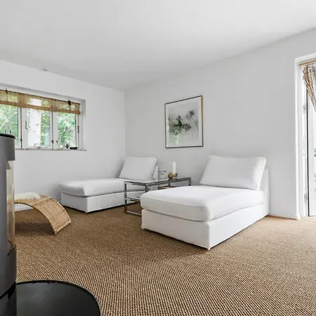 2 Bedroom Lovely In *